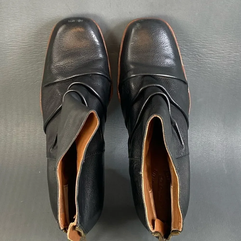 Kork-Ease Kissel Black Ruched Leather ankle Bootie s womens size  9.5